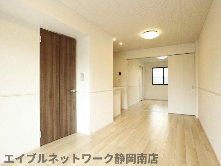 クリークの内装