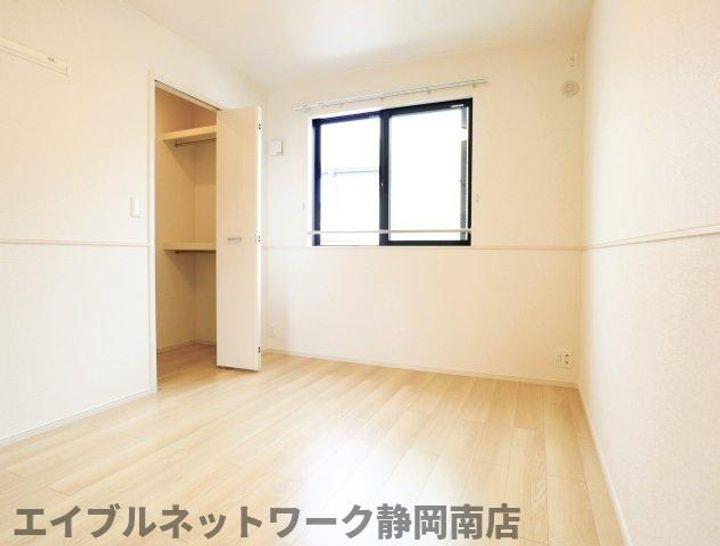 クリークの内装