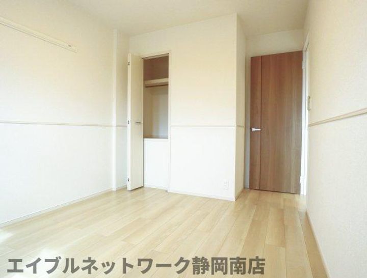 クリークの内装