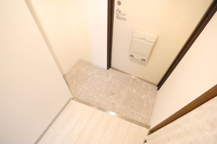 奈良県香芝市瓦口(マンション)の賃貸物件305の玄関