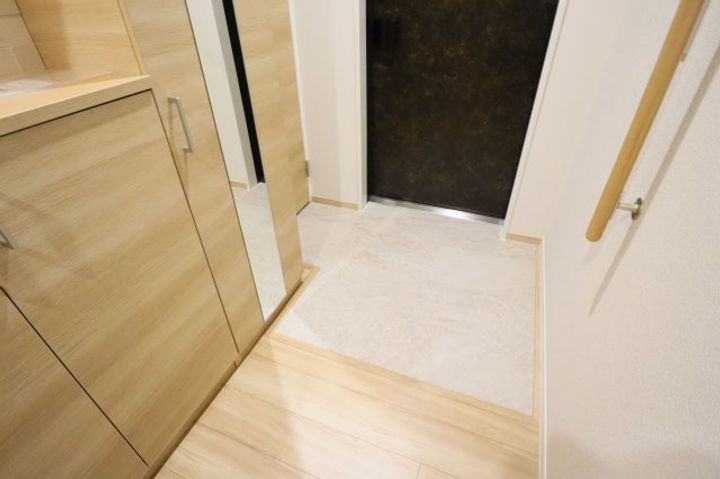 奈良県橿原市内膳町3丁目(マンション)の賃貸物件305の玄関