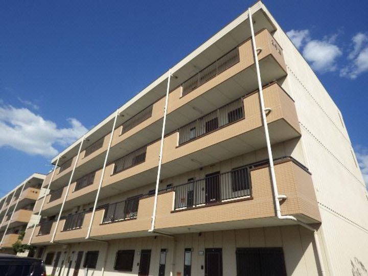 奈良県天理市前栽町(マンション)の賃貸物件の外観