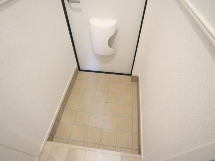 奈良県奈良市秋篠早月町(アパート)の賃貸物件の玄関