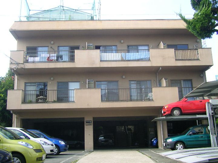 マンション芝の外観