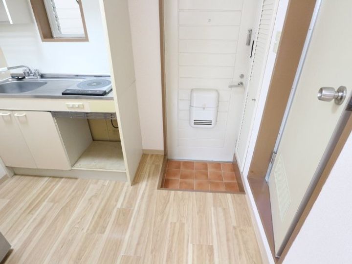 奈良県奈良市東笹鉾町(アパート)の賃貸物件102の玄関