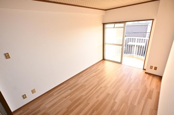 北京終岡田マンションの居間