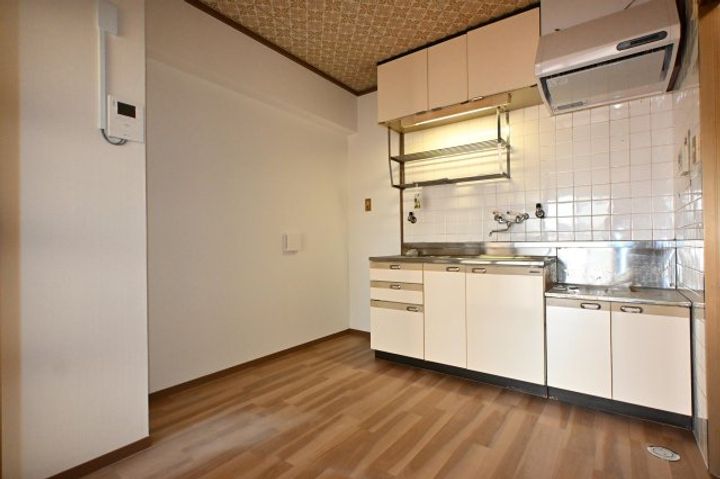 北京終岡田マンションの居間