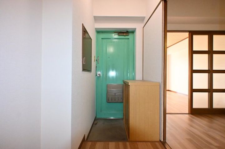 北京終岡田マンションの玄関
