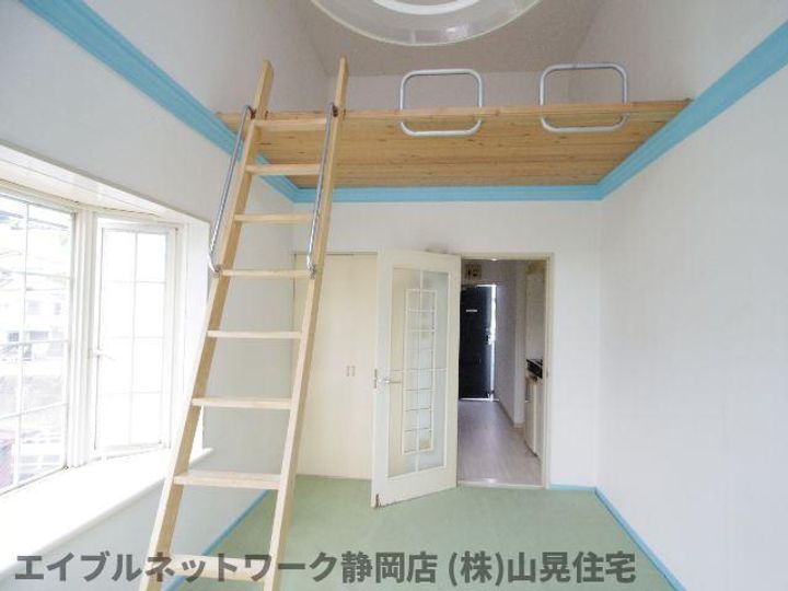 静岡県静岡市葵区上土1丁目(アパート)の賃貸物件の居間