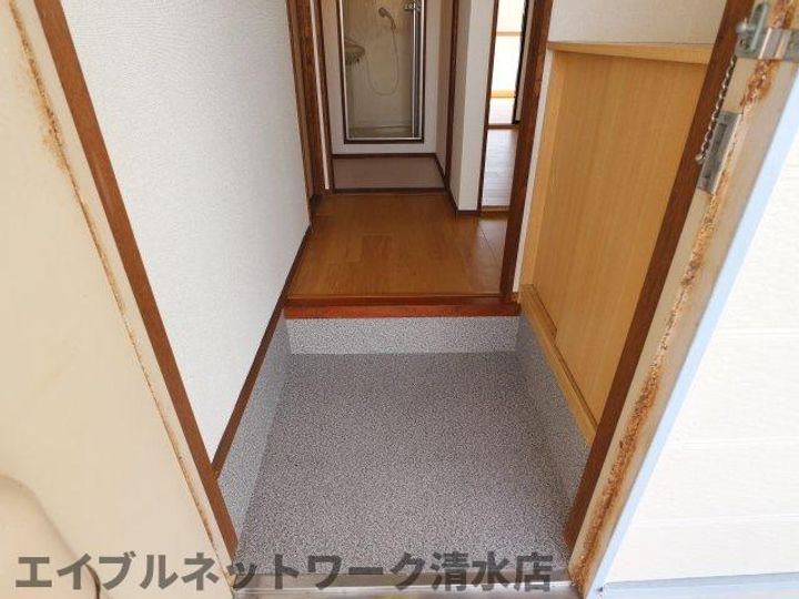 静岡県静岡市清水区駒越西1丁目(アパート)の賃貸物件の玄関