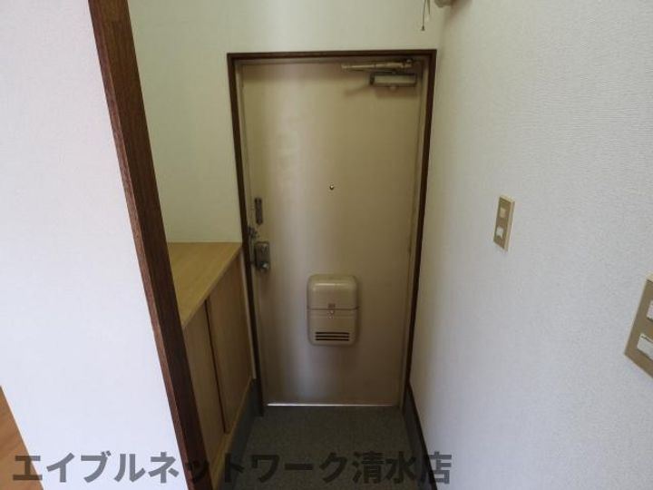 静岡県静岡市清水区駒越西1丁目(アパート)の賃貸物件の玄関