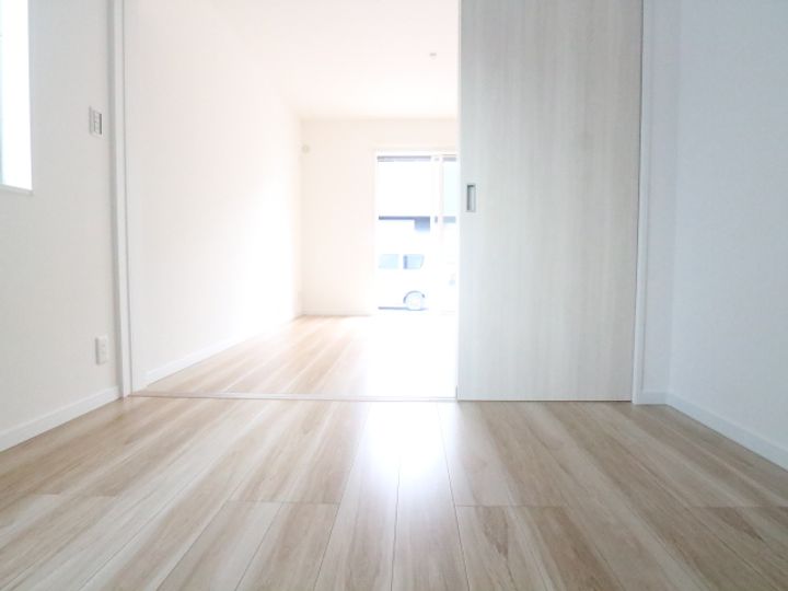 ソレイユビセレクト法蓮町Ⅱの居間