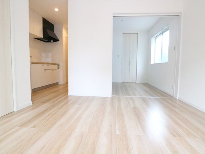 ソレイユビセレクト法蓮町Ⅱの居間