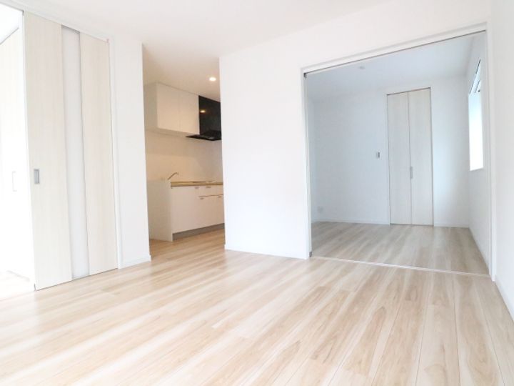 ソレイユビセレクト法蓮町Ⅱの居間