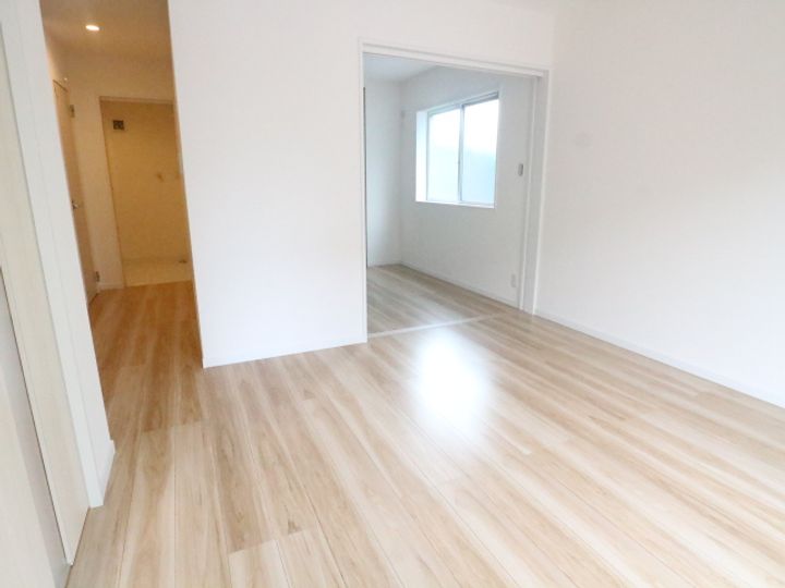 ソレイユビセレクト法蓮町Ⅱの居間