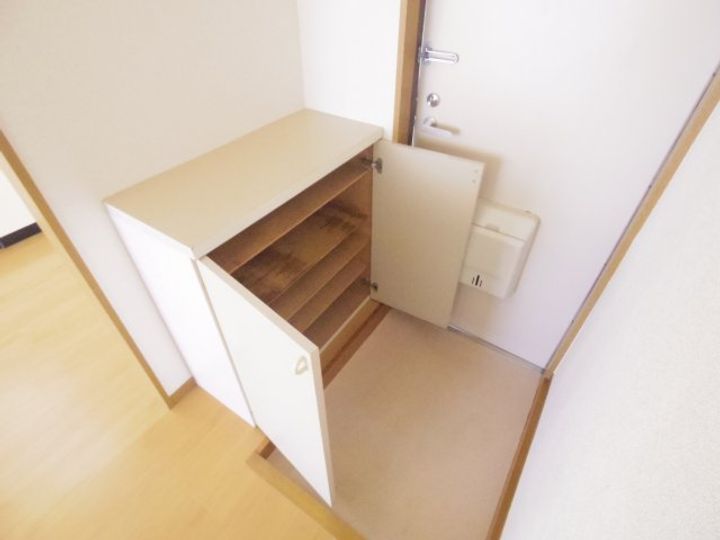 奈良県天理市富堂町(アパート)の賃貸物件の玄関