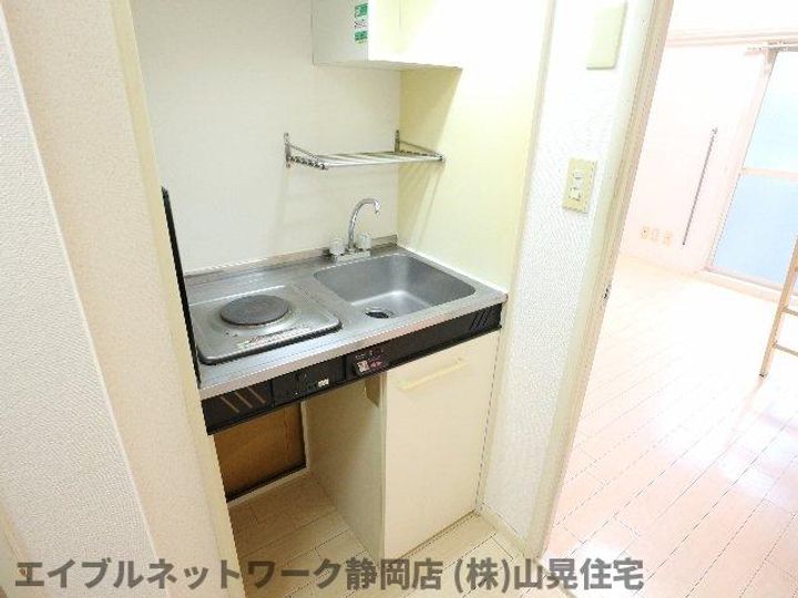 静岡県静岡市葵区水道町(アパート)の賃貸物件のキッチン