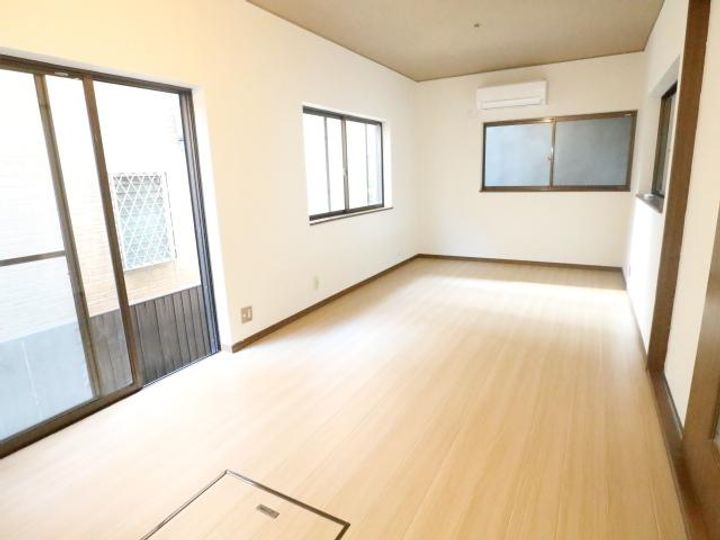 奈良県奈良市南紀寺町3丁目(一戸建)の賃貸物件の居間