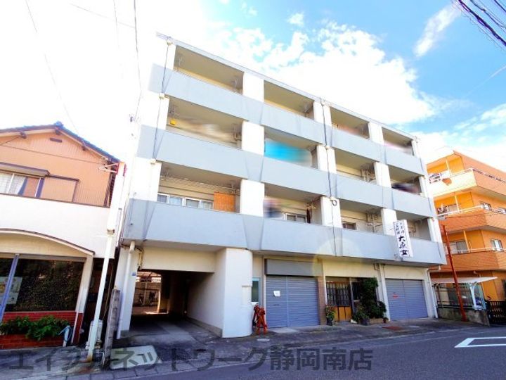 HomeBase曲金(ホームベース)403の外観