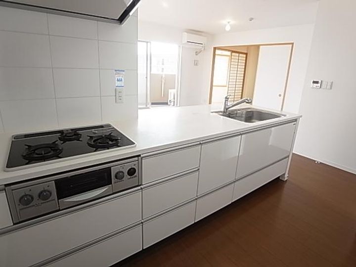 レイセニット奈良グラン・ヴェルジェ206のキッチン