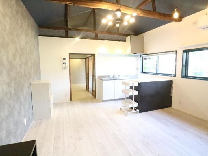 奈良県奈良市西包永町(テラスハウス)の賃貸物件の居間