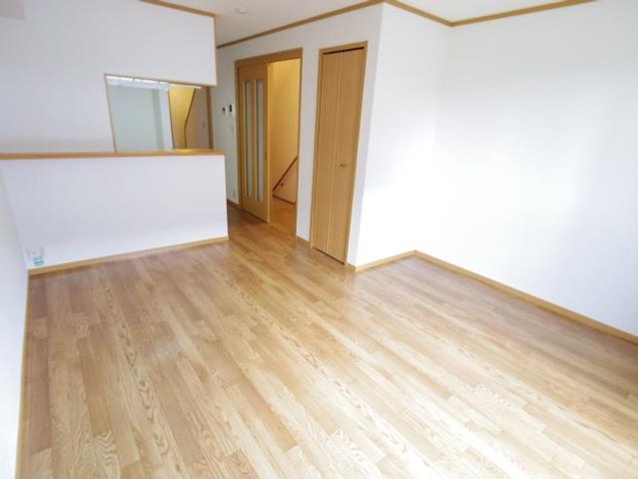 奈良県天理市西長柄町(アパート)の賃貸物件の居間