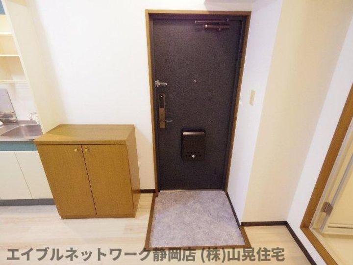 静岡県静岡市葵区両替町1丁目(マンション)の賃貸物件の玄関