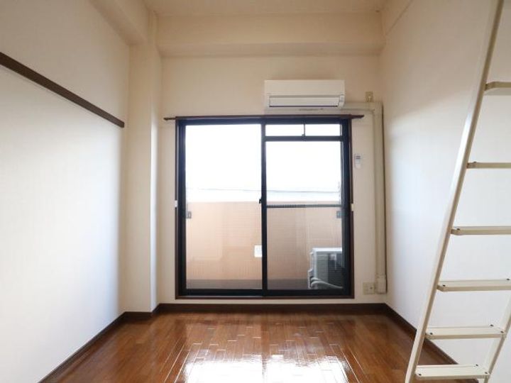 シティパレスやすらぎの道P-3の居間