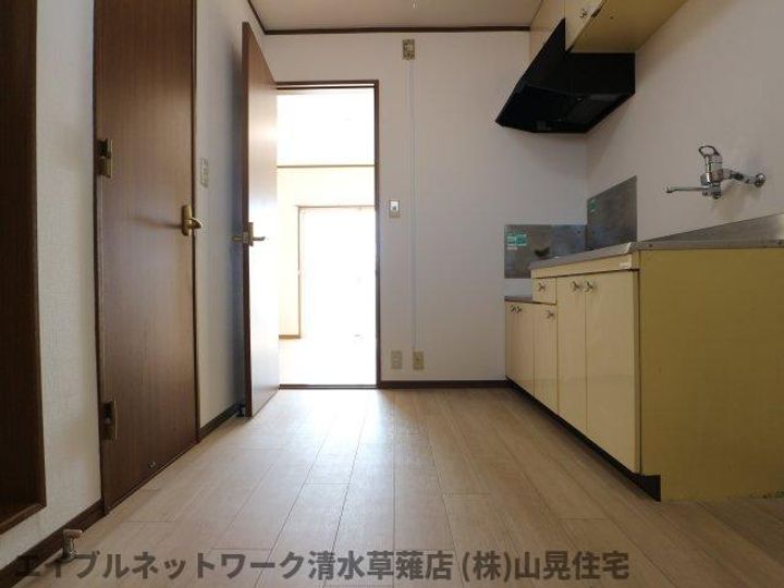 静岡県静岡市駿河区国吉田3丁目(アパート)の賃貸物件206の居間