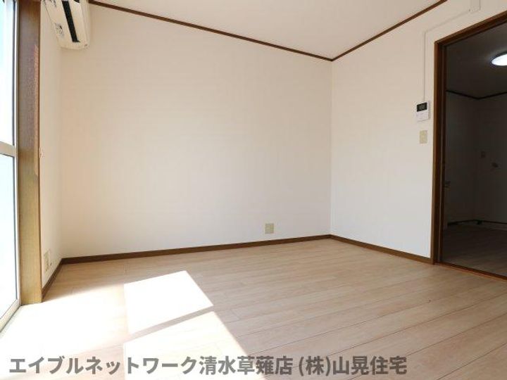 静岡県静岡市駿河区国吉田3丁目(アパート)の賃貸物件206の居間