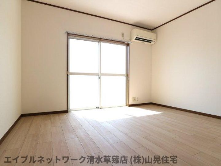 静岡県静岡市駿河区国吉田3丁目(アパート)の賃貸物件206の居間