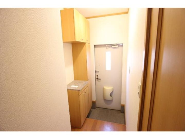 奈良県生駒郡斑鳩町目安4丁目(アパート)の賃貸物件の玄関