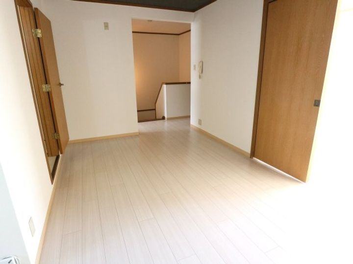 奈良県大和郡山市小泉町(アパート)の賃貸物件の居間