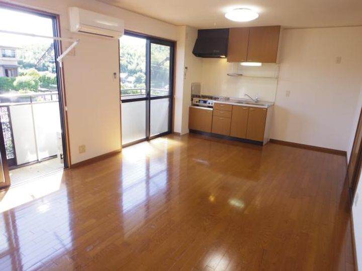 京都府木津川市州見台3丁目(アパート)の賃貸物件202の居間