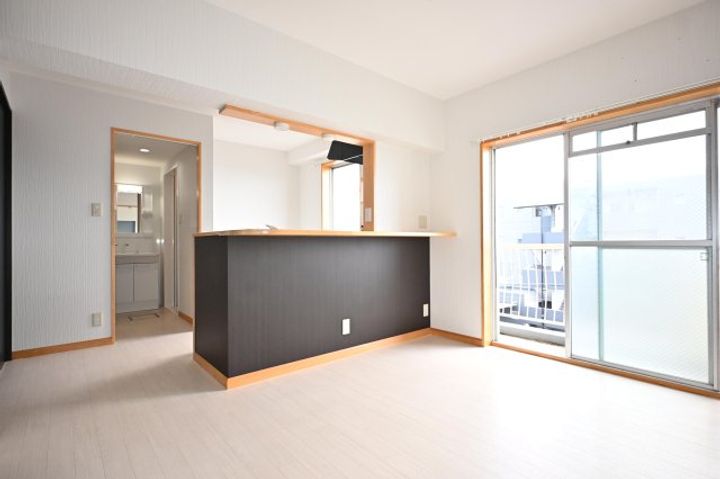 奈良県奈良市大安寺3丁目(マンション)の賃貸物件の居間