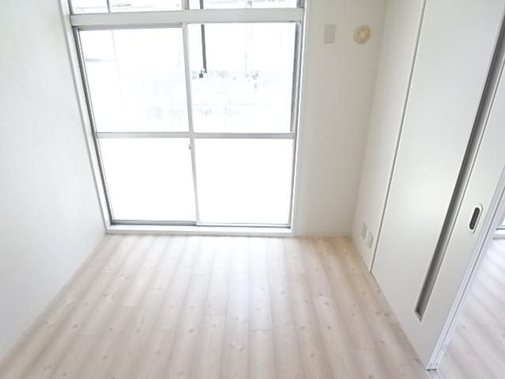 奈良県生駒市俵口町(アパート)の賃貸物件103の居間