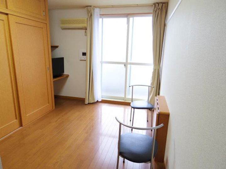 レオパレスYAMADAthreeの居間