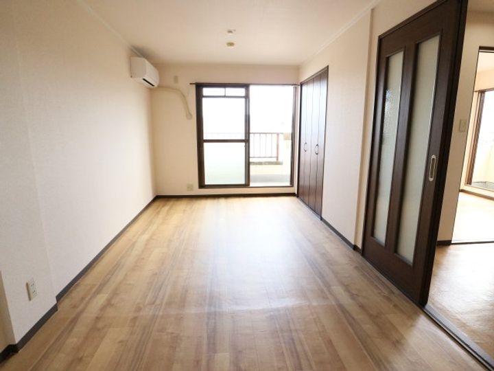 奈良県大和郡山市高田町(マンション)の賃貸物件の居間