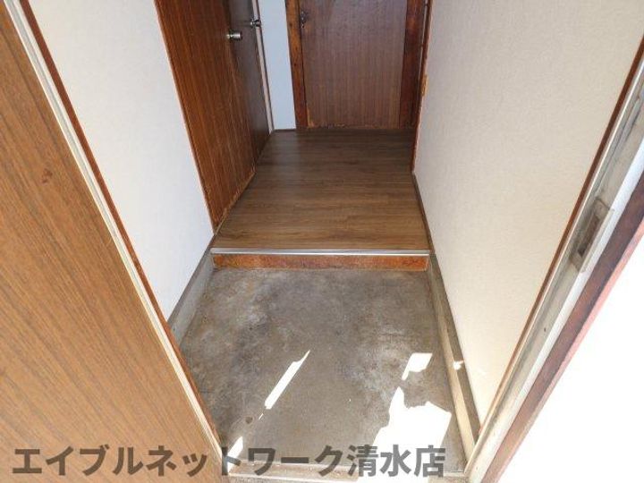 静岡県静岡市清水区西久保(アパート)の賃貸物件201の玄関