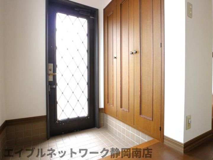 静岡県焼津市浜当目2丁目(一戸建)の賃貸物件Kの玄関