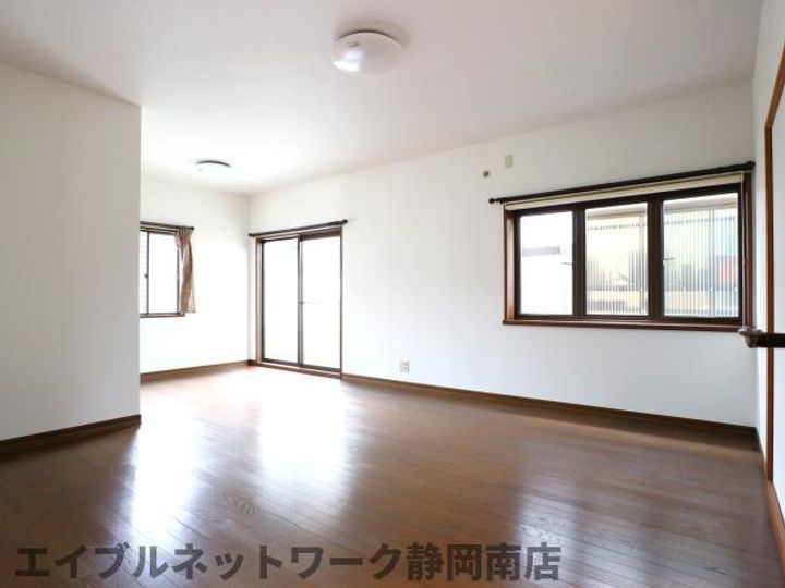 静岡県焼津市浜当目2丁目(一戸建)の賃貸物件Kの居間