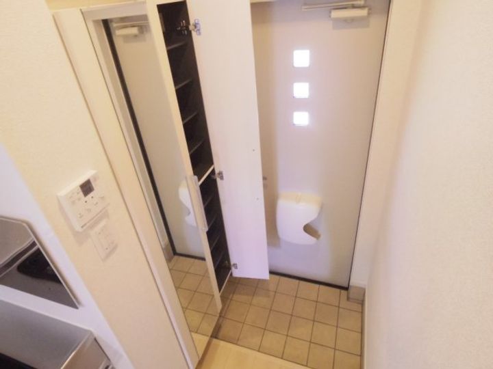 奈良県天理市指柳町(アパート)の賃貸物件の玄関