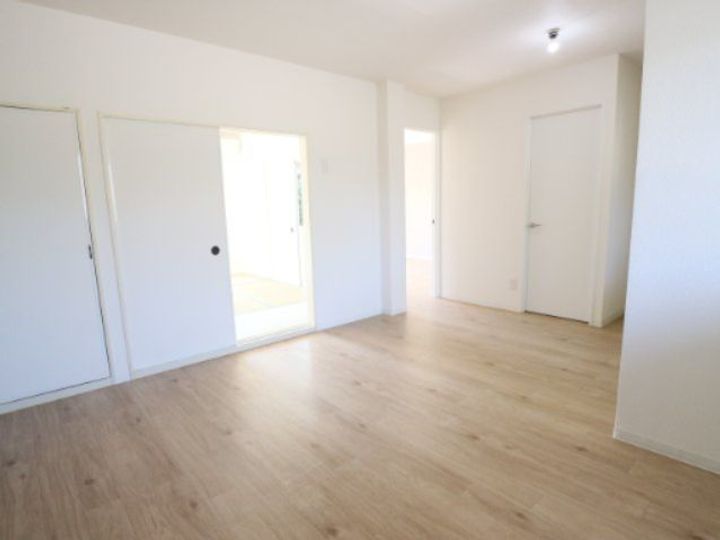 奈良県大和郡山市小泉町(マンション)の賃貸物件の居間