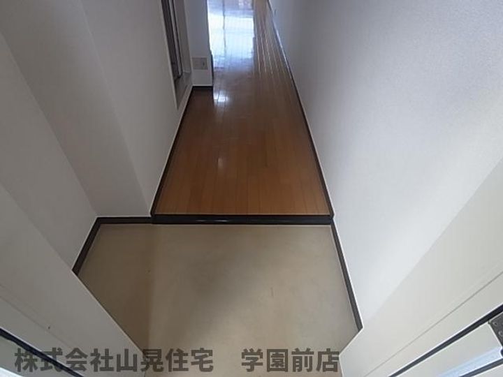 奈良県奈良市富雄元町2丁目(マンション)の賃貸物件の玄関