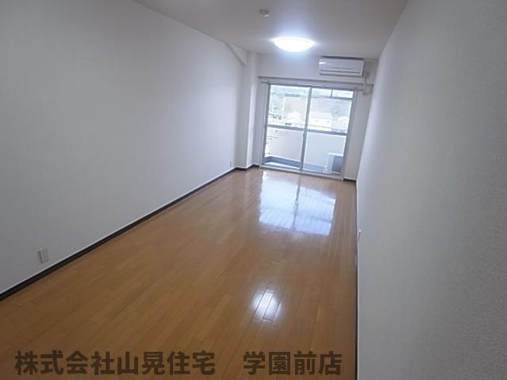 奈良県奈良市富雄元町2丁目(マンション)の賃貸物件の居間