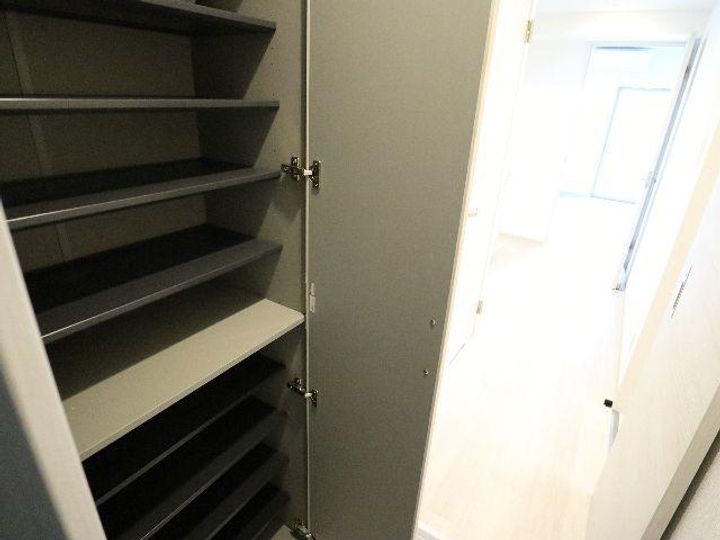 TKビル西大寺ノース607の玄関