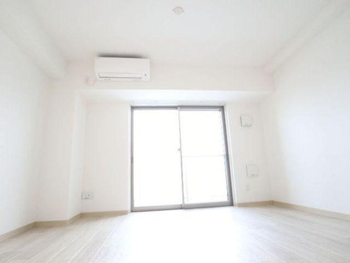 TKビル西大寺ノース607の居間