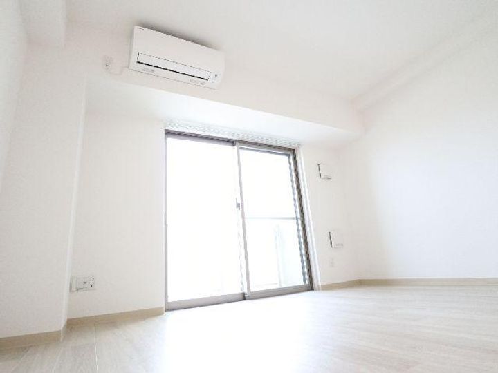 TKビル西大寺ノース607の居間