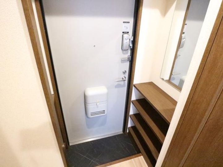 クレール花芝の玄関