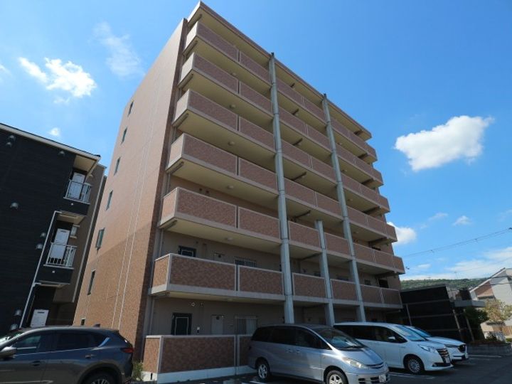 インフィニティ生駒の外観